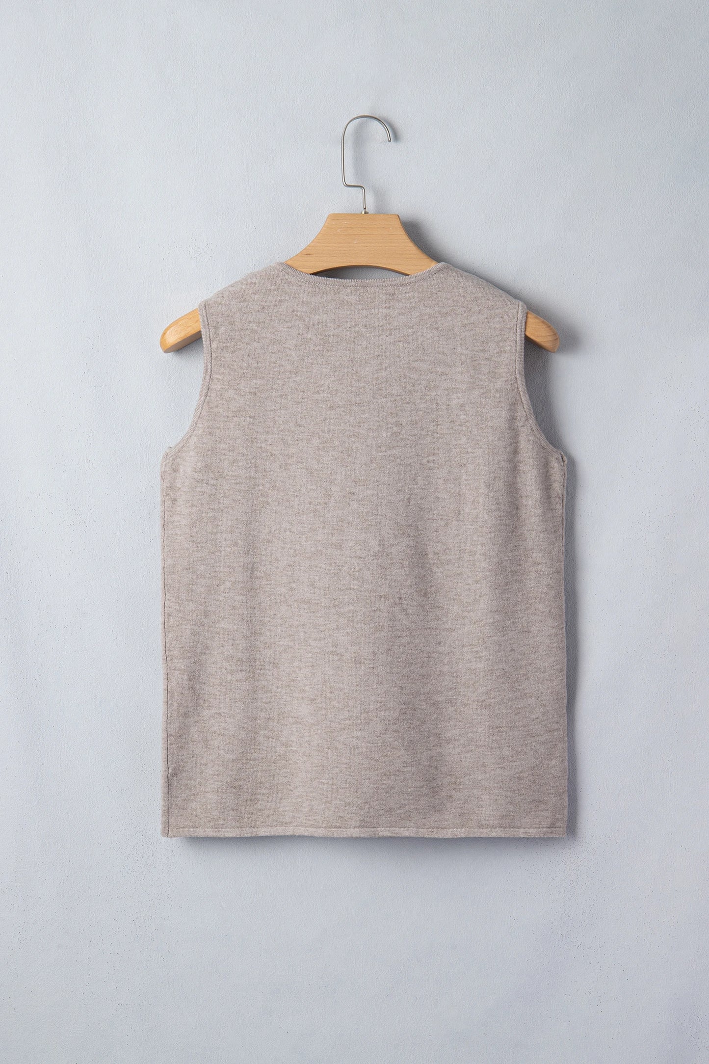 V-NECK TOP WITH GOLD STAR FISH