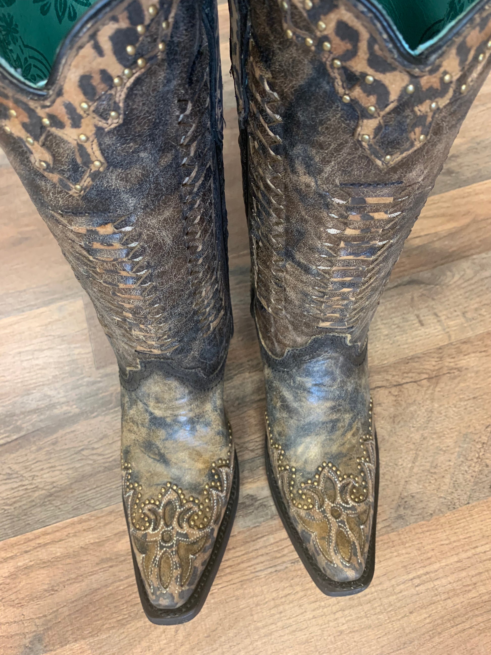 CORRAL WOMEN'S LEOPARD PRINT WOVEN WESTERN BOOTS - SNIP TOE C3881