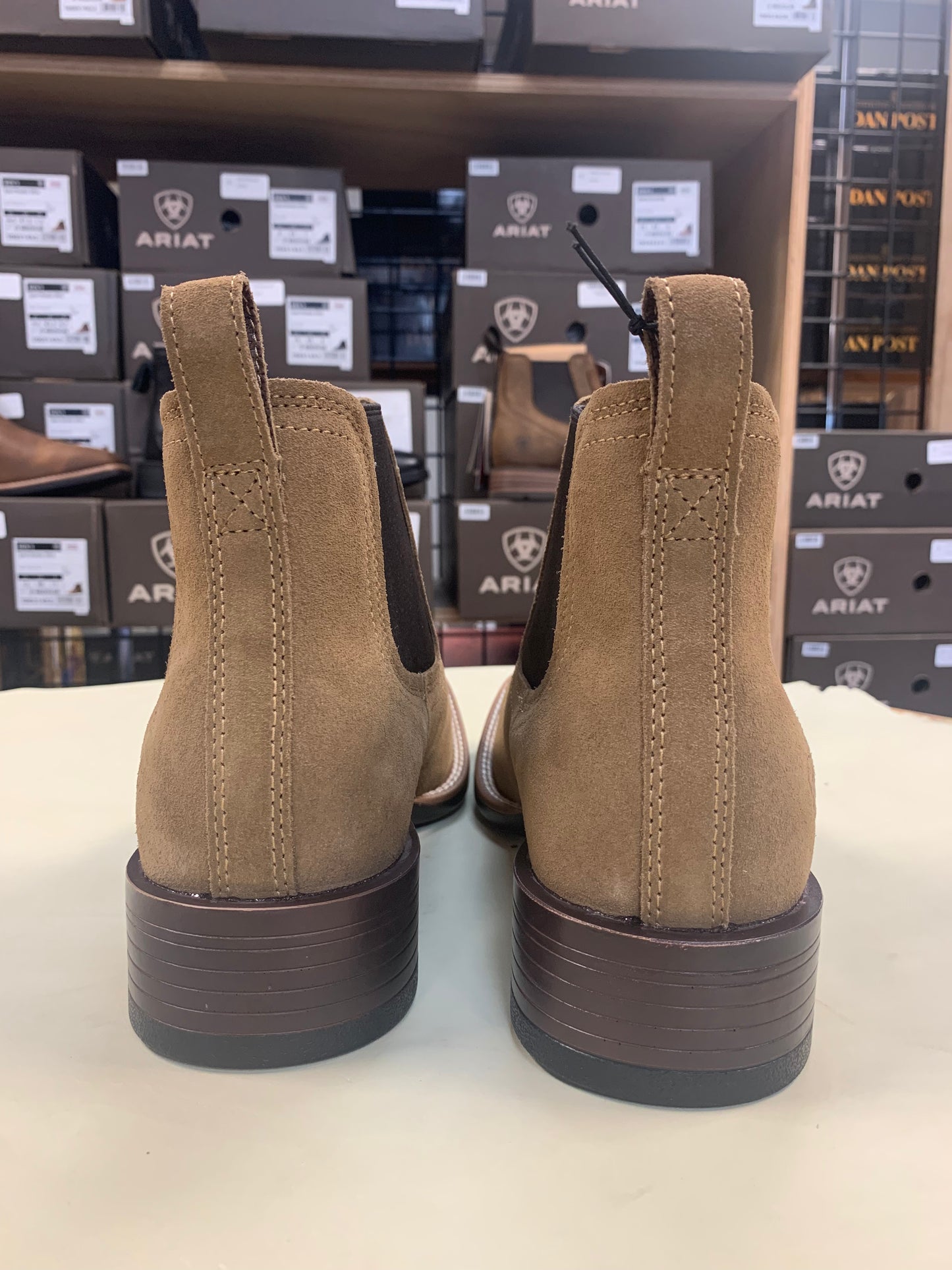 ARIAT MEN'S BOOKER ULTRA WESTERN BOOTS - BROAD SQUARE TOE