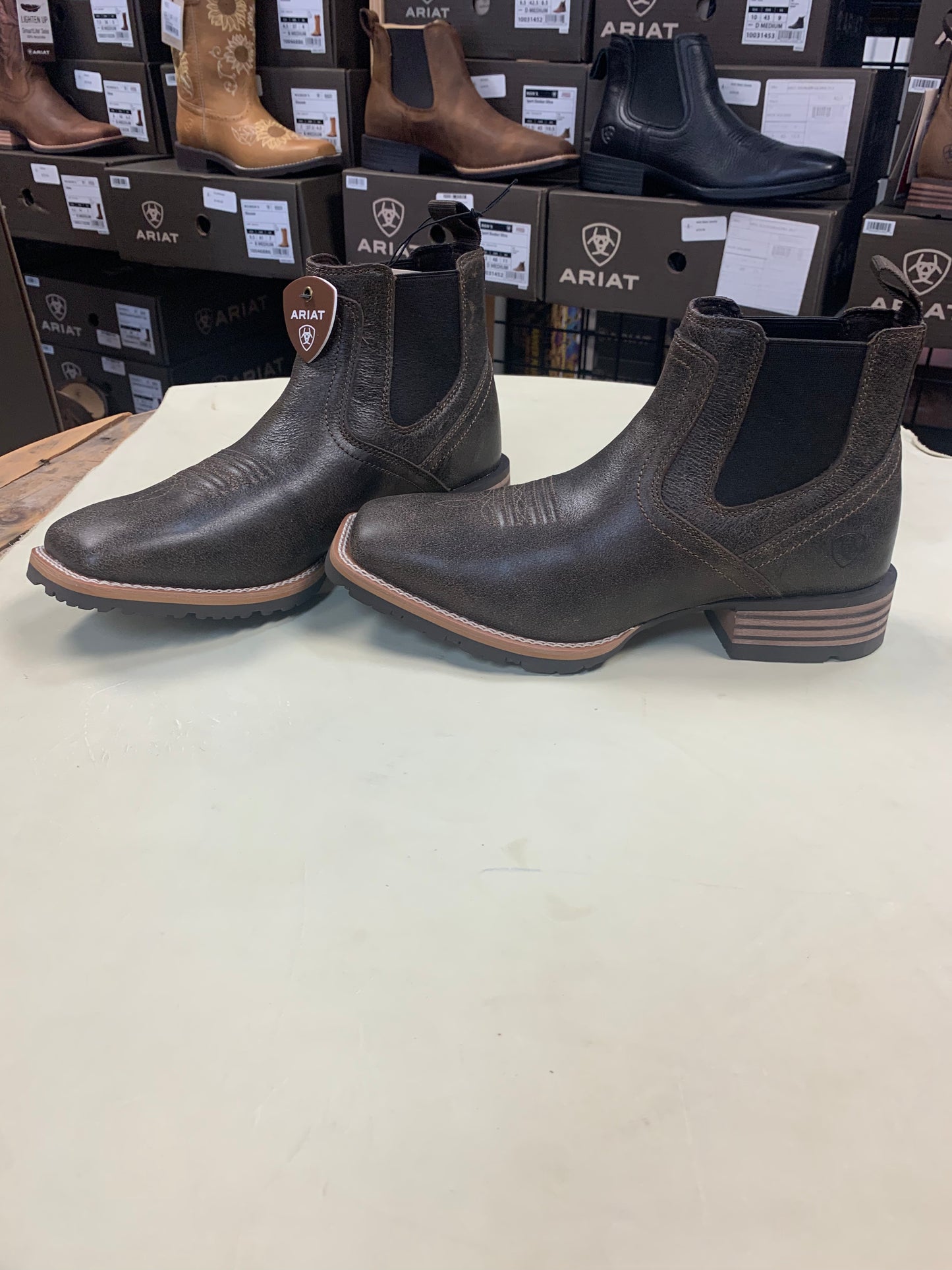 ARIAT MEN'S HYBRID LOW BOY CHELSEA BOOTS - BROAD SQUARE TOE