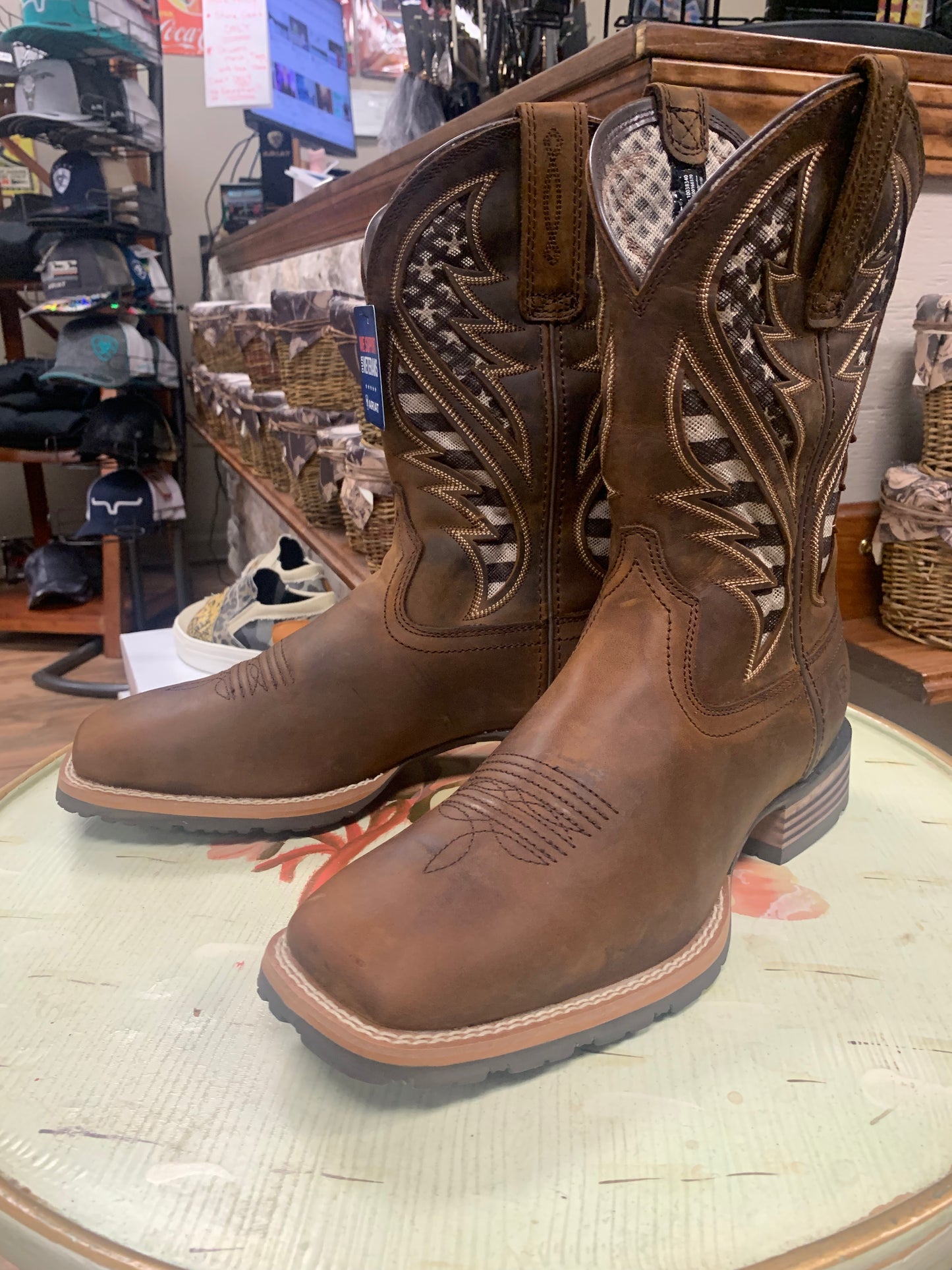 ARIAT MEN'S HYBRID VENTTEK WESTERN BOOTS - BROAD SQUARE TOE