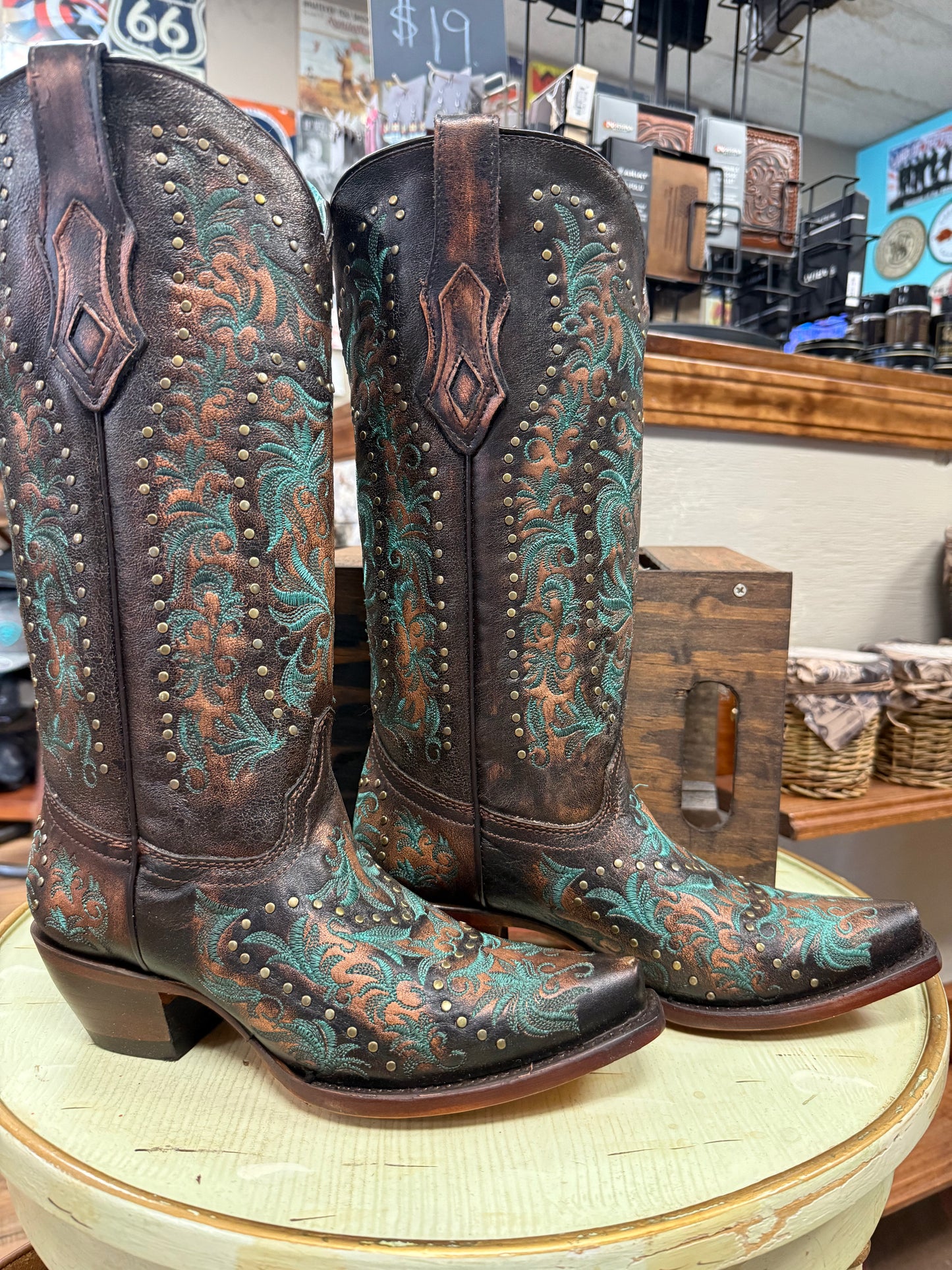 Corral Ladies Copper Embroidery and Studs