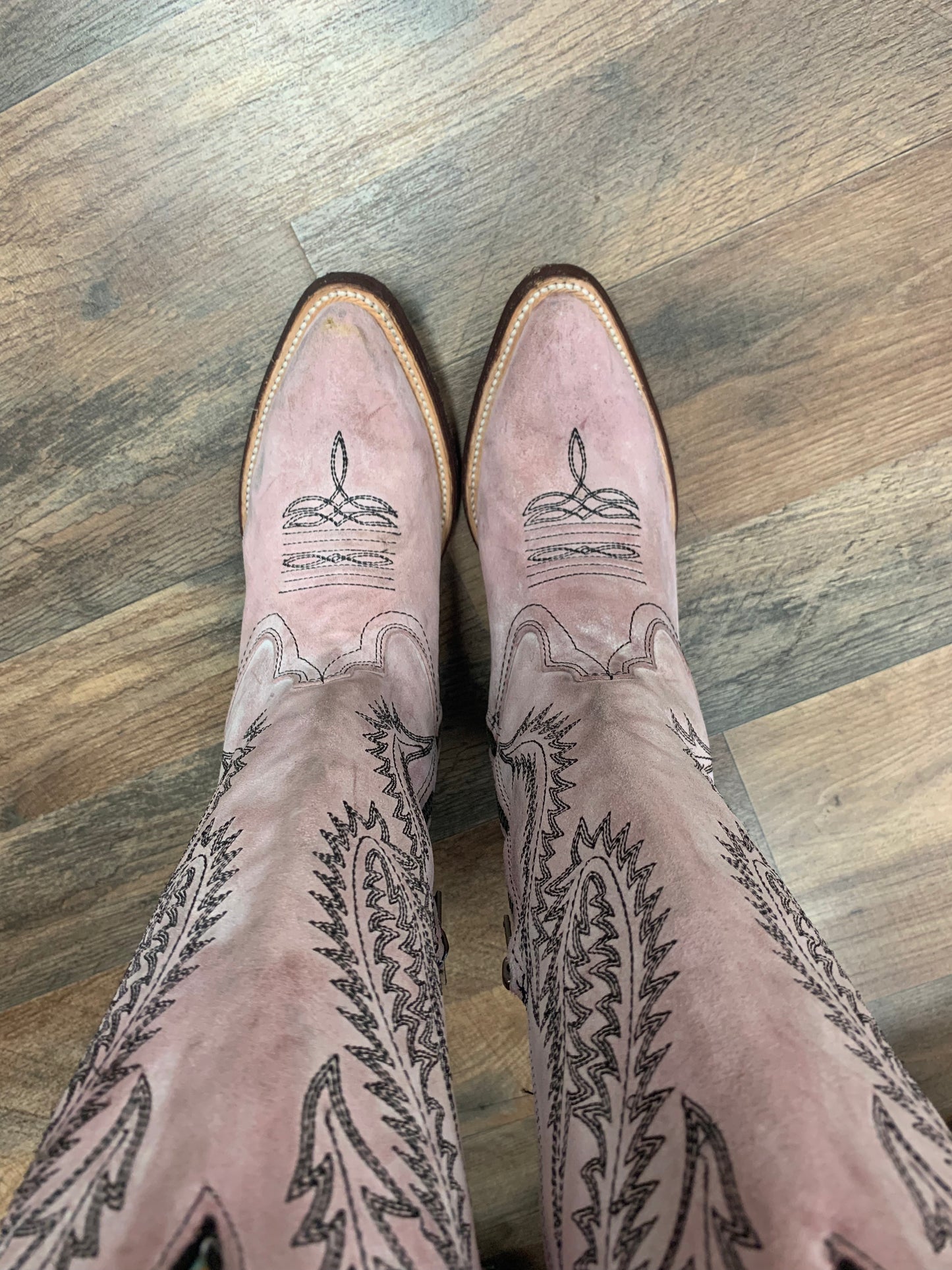 Corral Rose Embroidery Tall Top E1447