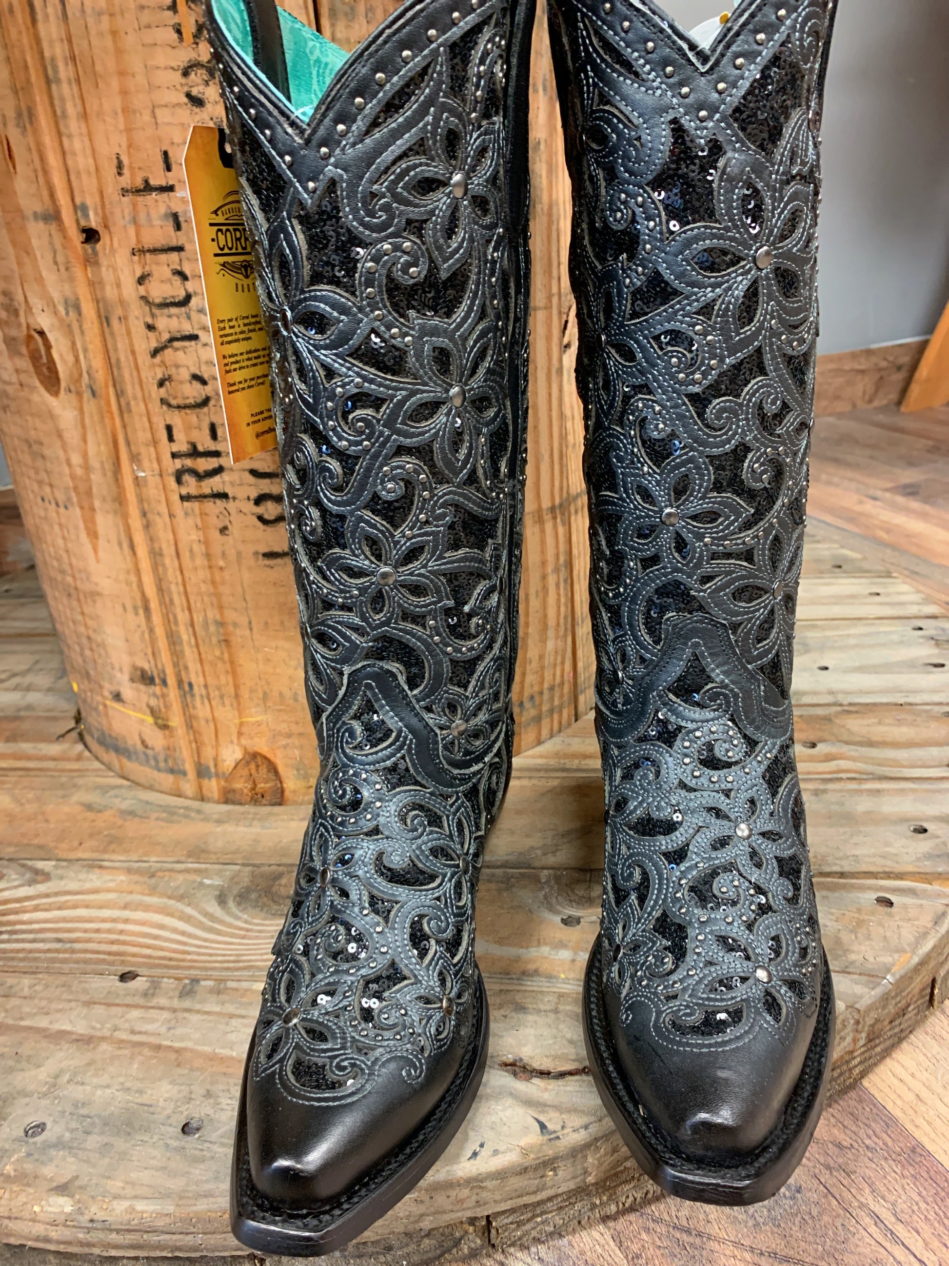 Corral Black Inlay & Embroidery A3752 - Boot N Shoot