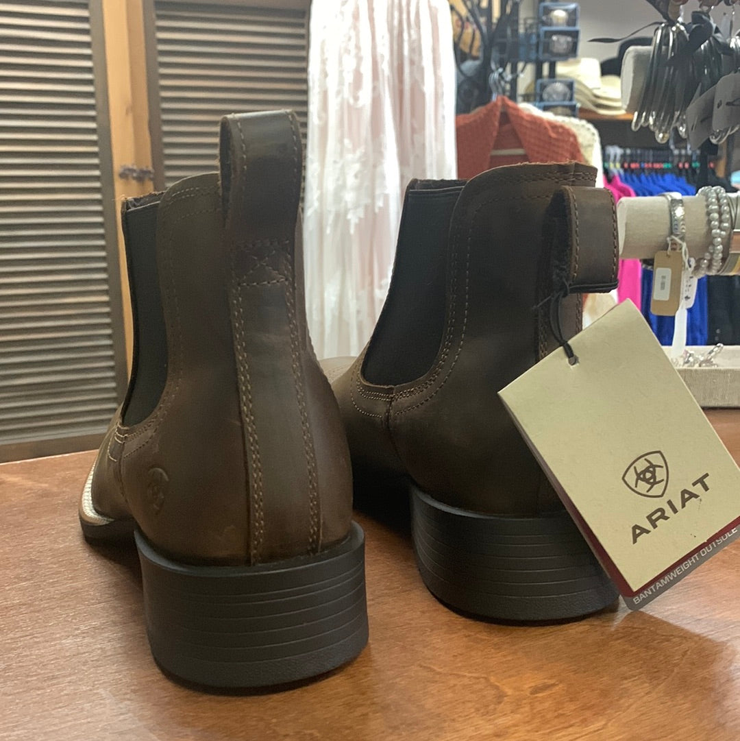 ARIAT MEN'S BOOKER ULTRA BANTAMWEIGHT CHUKKA BOOTS - SQUARE TOE