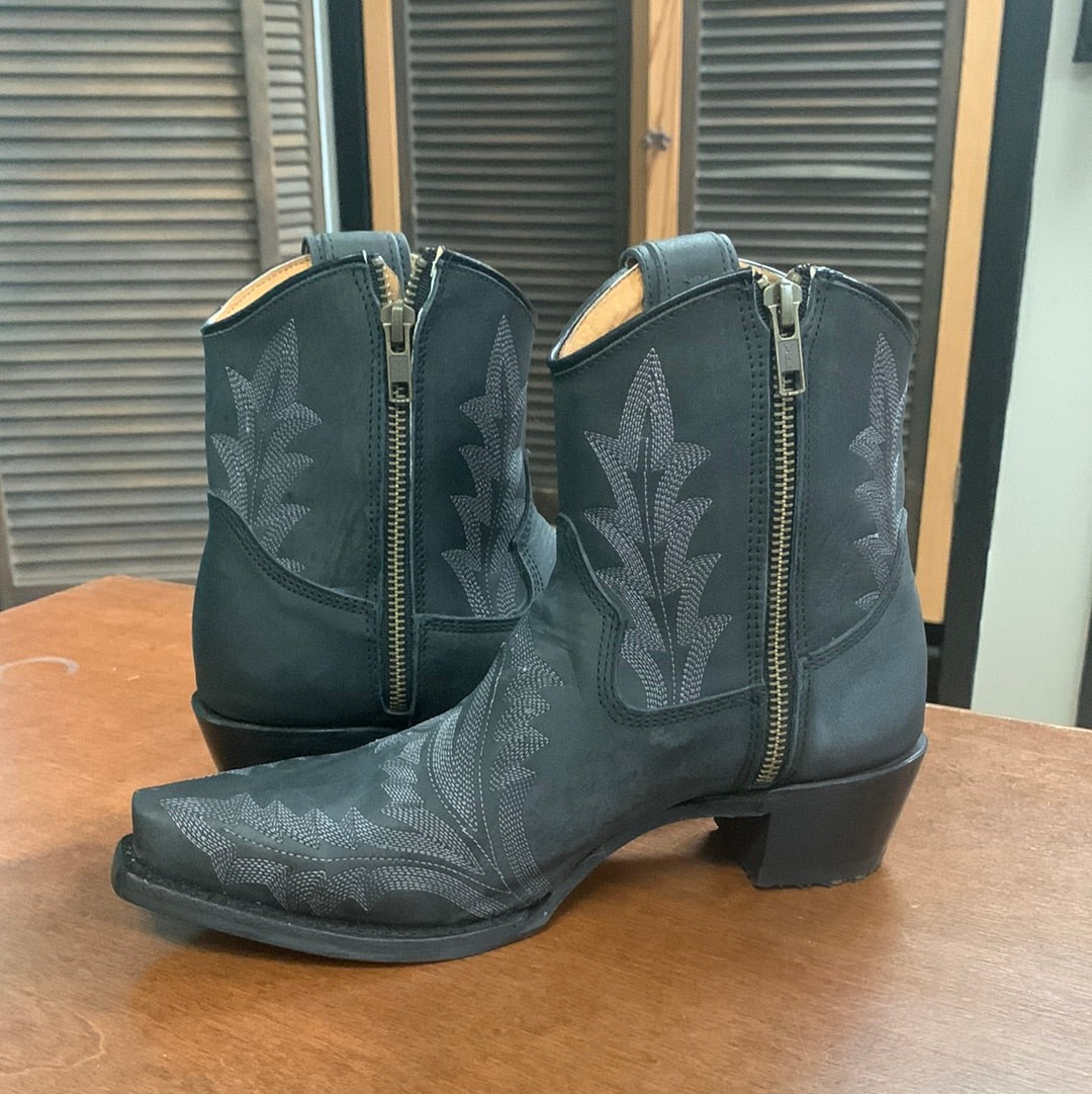 CORRAL  Circle G Women's Black Embroidery Zipper Ankle Boot L5701