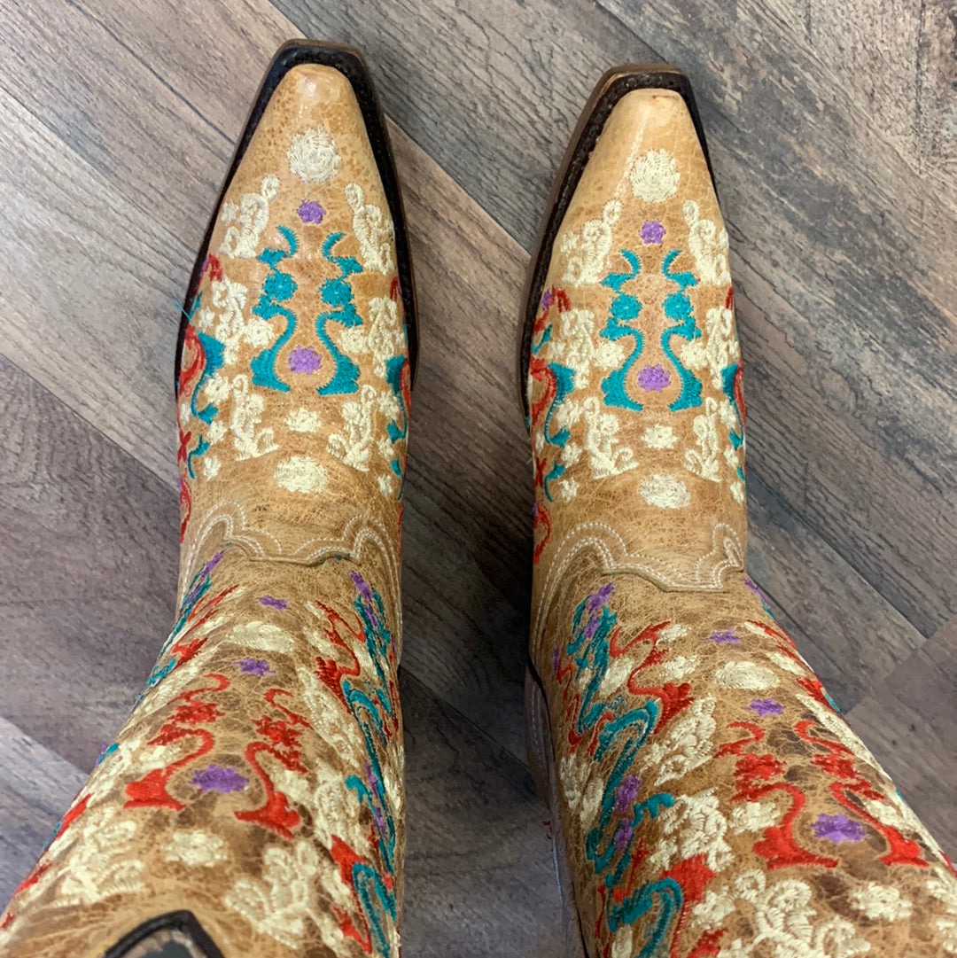 CIRCLE G BY CORRAL WOMEN'S FLORAL EMBROIDERY SNIP TOE WESTERN BOOTS - L2065