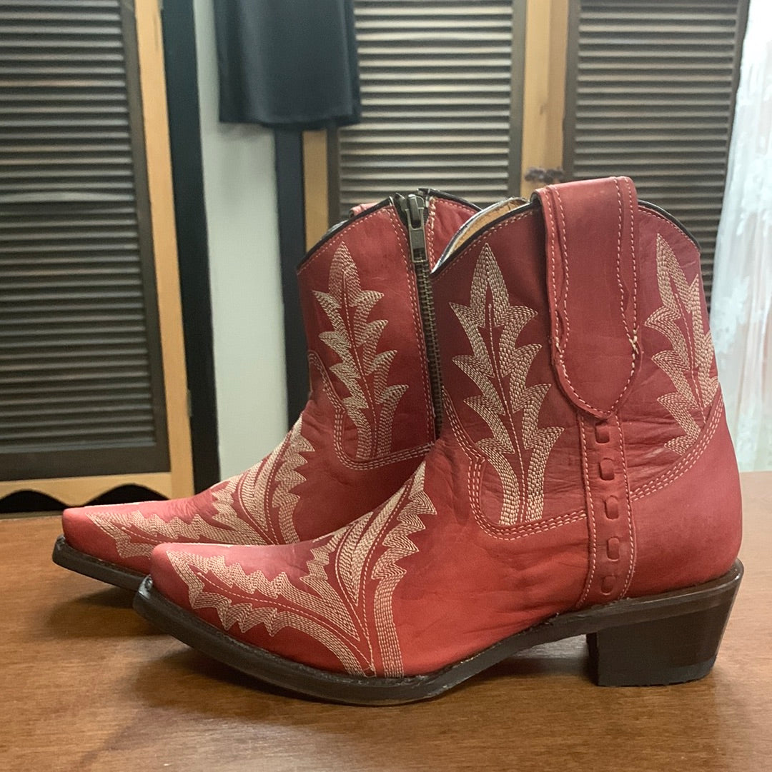 CORRAL Circle G by Corral Women's Red Embroidery & Zipper Cowgirl Ankle Bootie L5704
