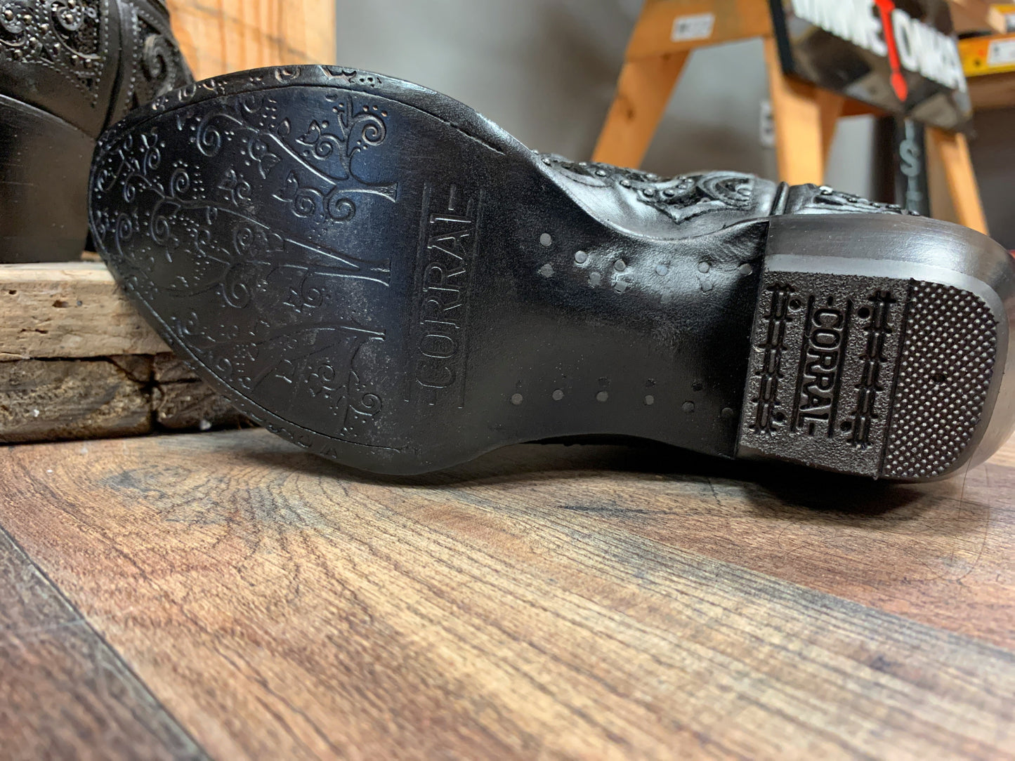 Corral Black Inlay & Embroidery A3752 - Boot N Shoot
