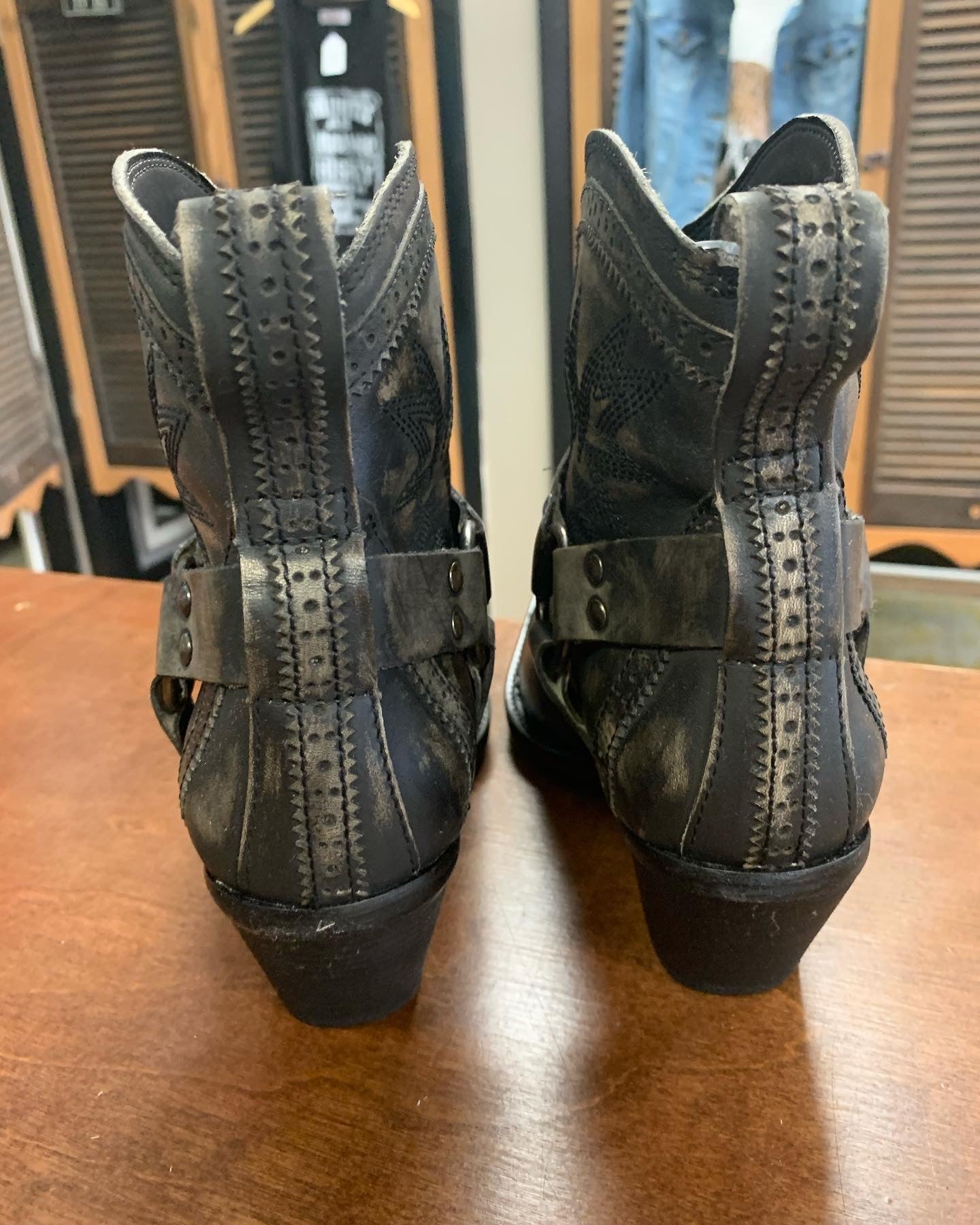 DINGO WOMEN'S GUMMY BEAR HARNESS WESTERN FASHION BOOTIES - SNIP TOE