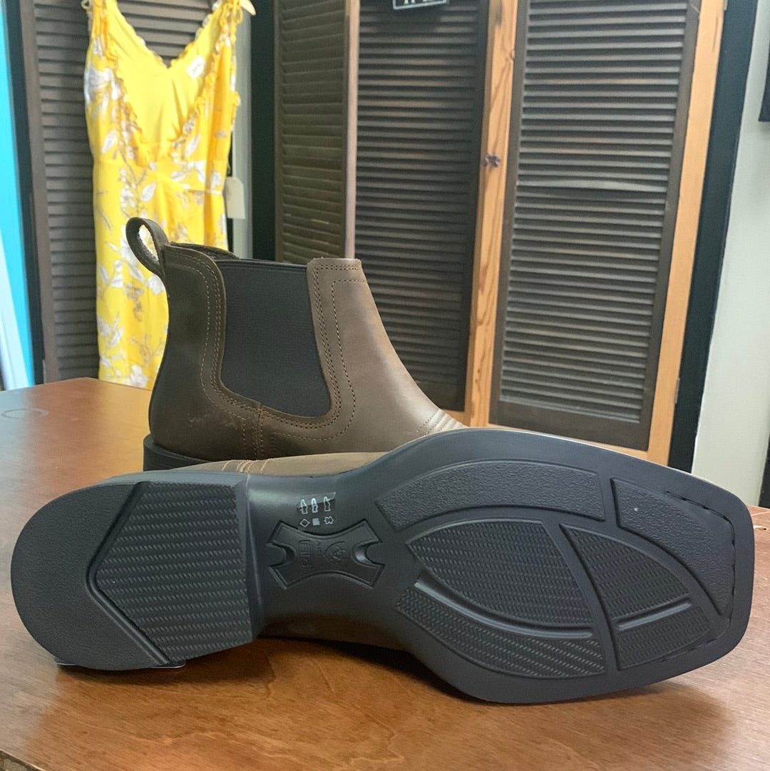 ARIAT MEN'S BOOKER ULTRA BANTAMWEIGHT CHUKKA BOOTS - SQUARE TOE