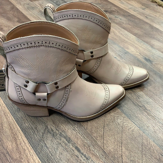Dingo Gummy Bear Women's Leather Ankle Boots
