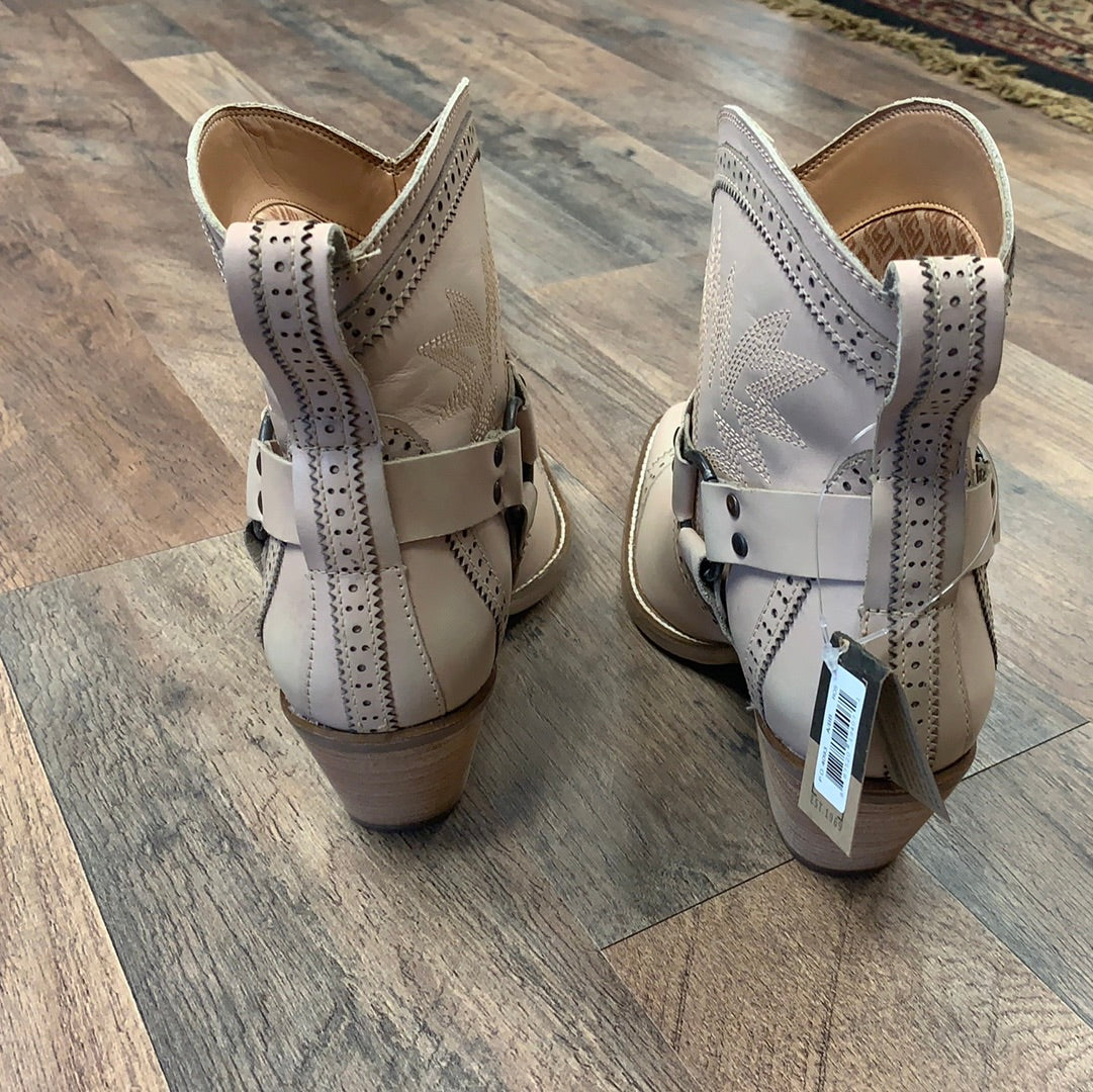 Dingo Gummy Bear Women's Leather Ankle Boots