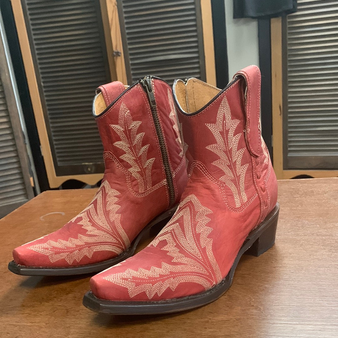 CORRAL Circle G by Corral Women's Red Embroidery & Zipper Cowgirl Ankle Bootie L5704