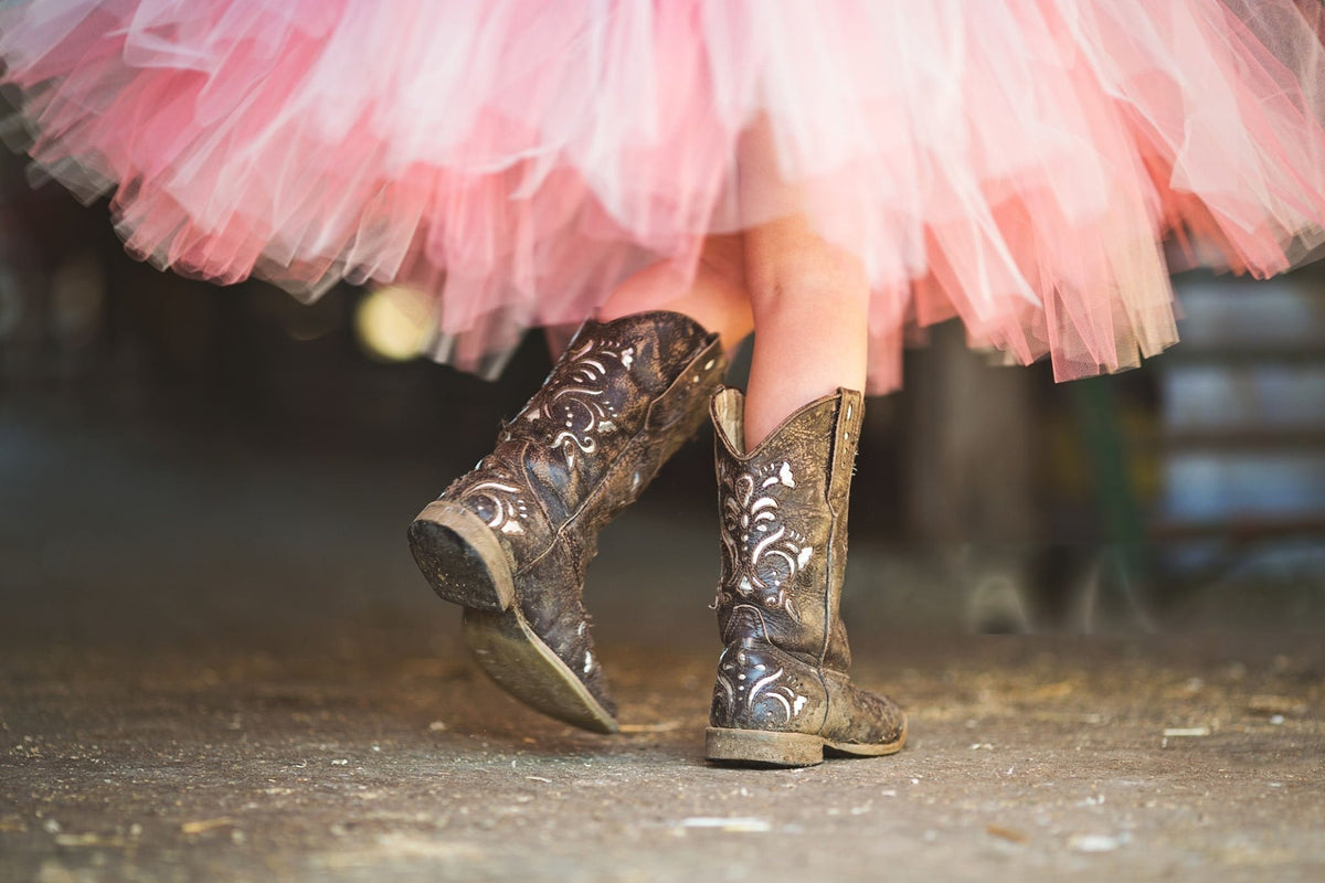December Gift Guide: Simple Western Gift Ideas