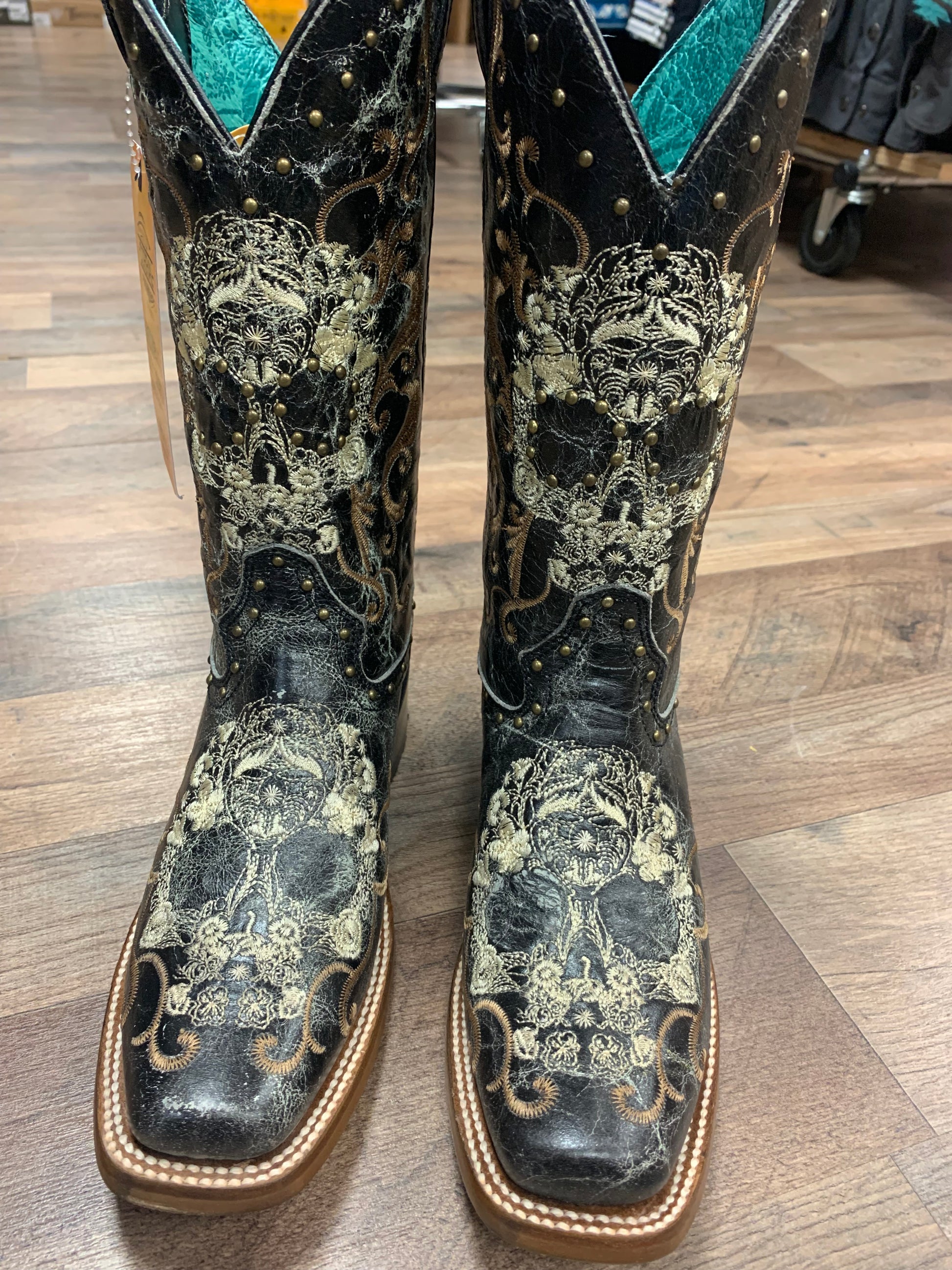 CORRAL WOMEN'S FLORAL SKULL EMBROIDERY & STUDS WESTERN BOOTS - SQUARE TOE