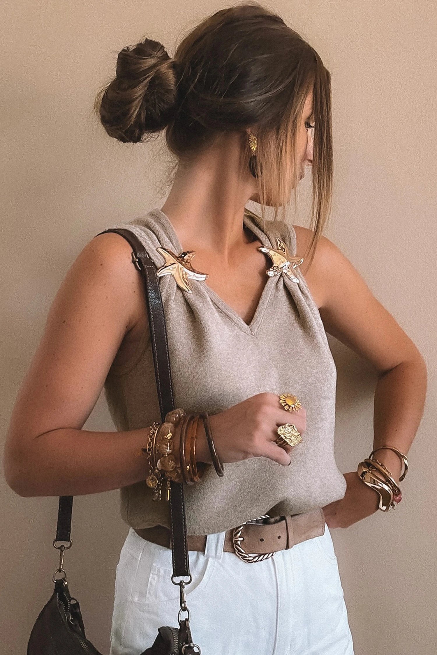 V-NECK TOP WITH GOLD STAR FISH 