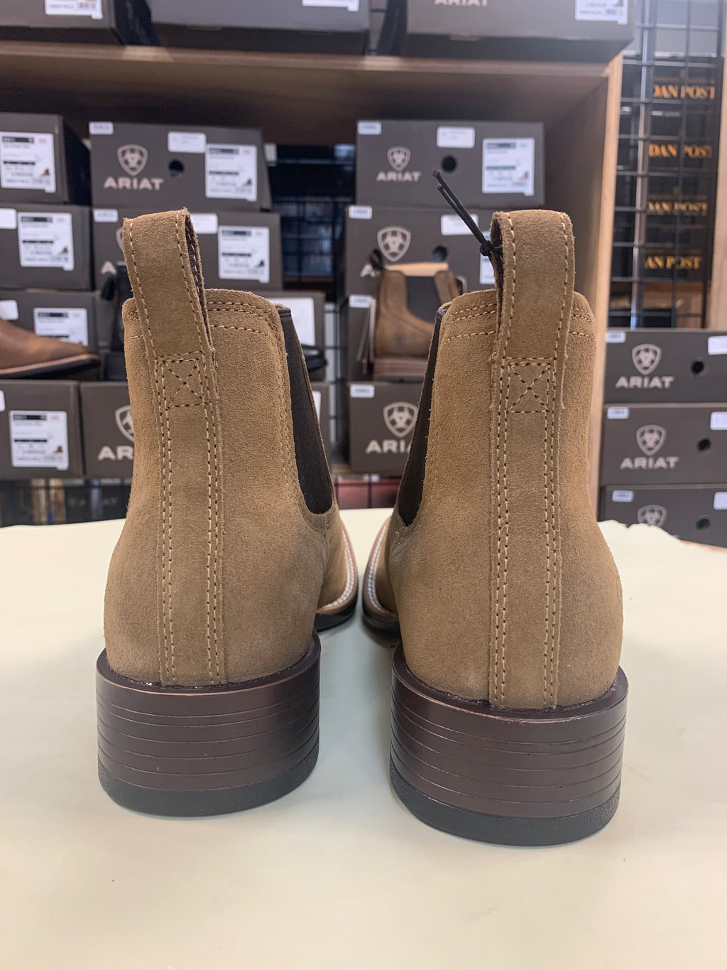 ARIAT MEN'S BOOKER ULTRA WESTERN BOOTS - BROAD SQUARE TOE