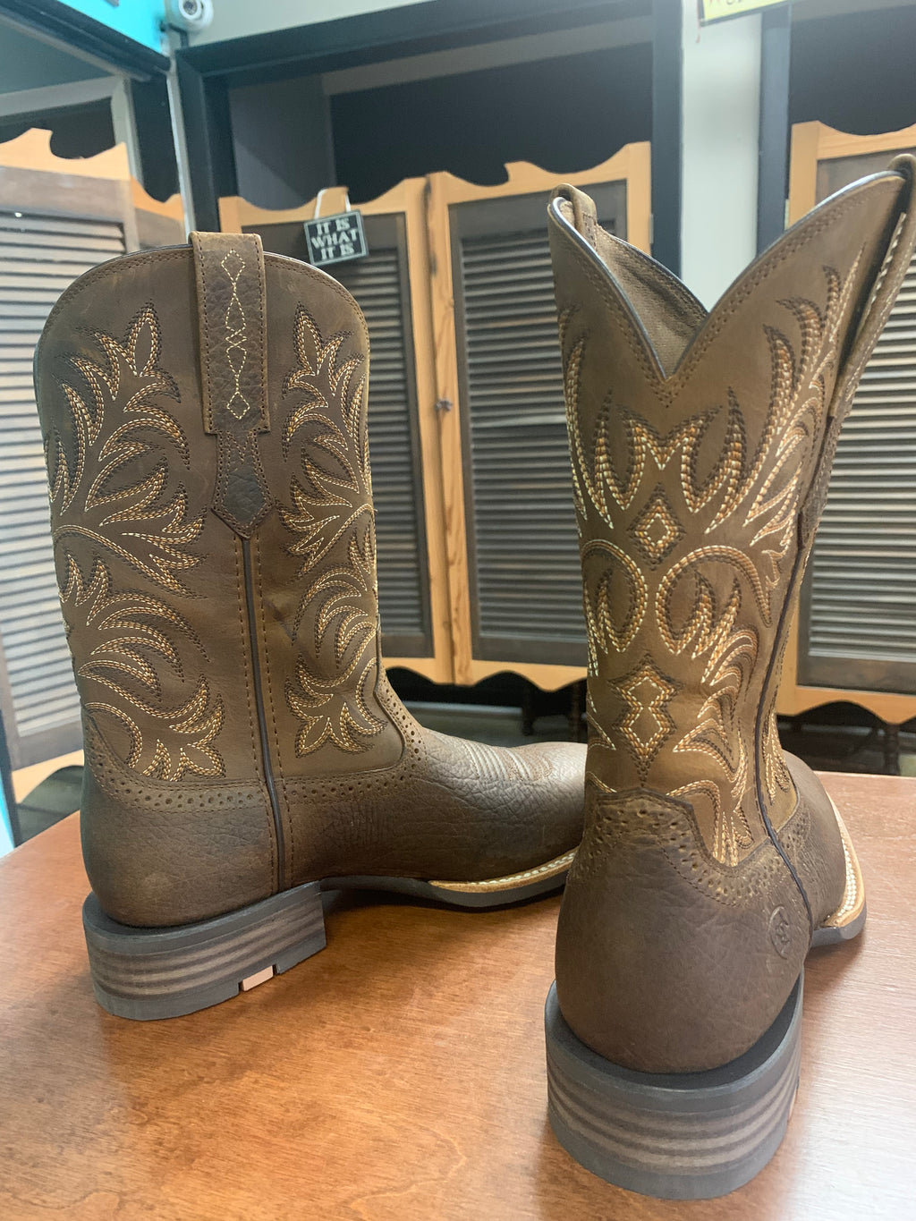 Ariat Men's Oakwood Distressed Western Boots - Broad Square Toe