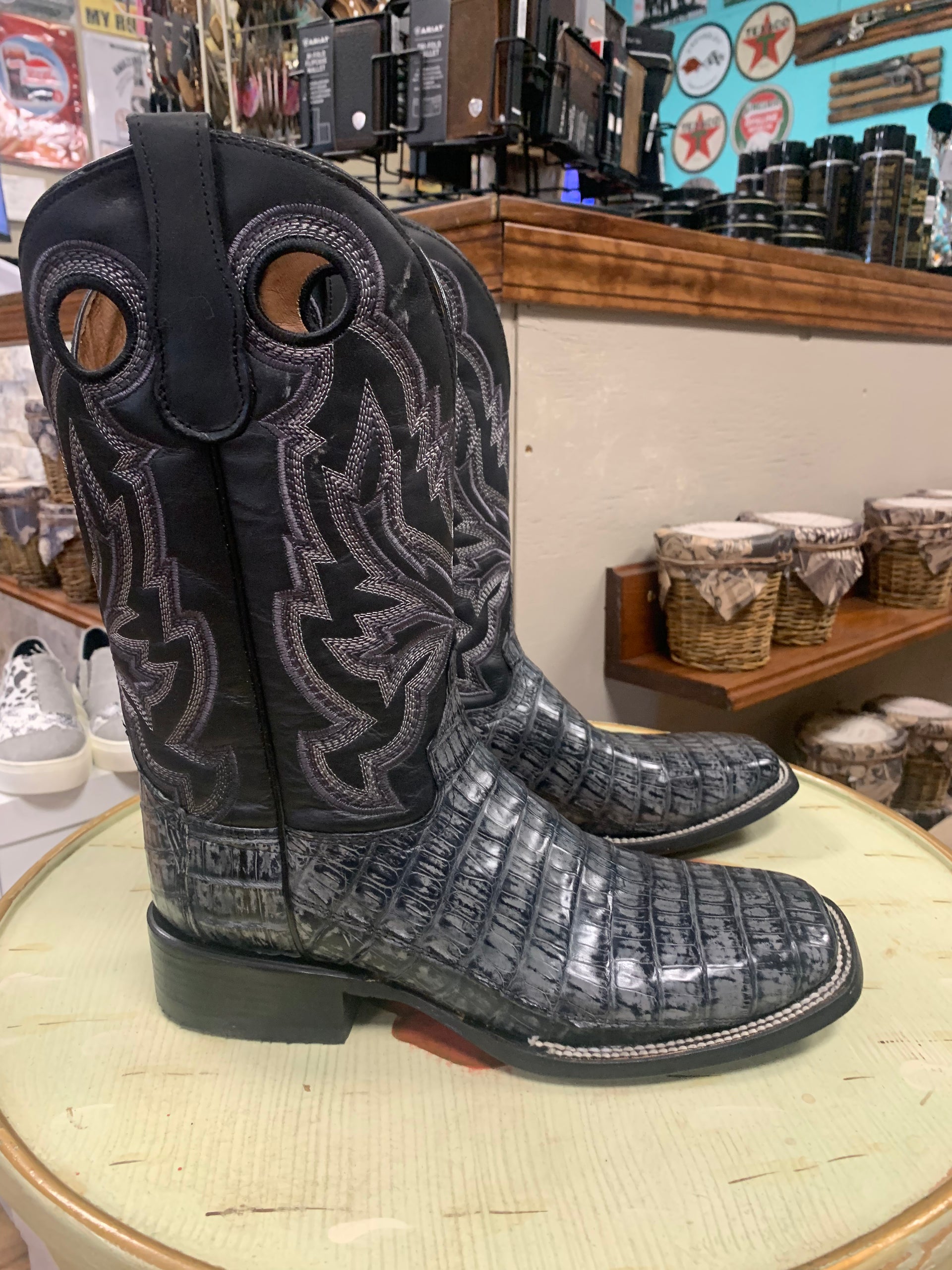 Corral Western Boot カウボーイブーツ Corral Men's Exotic Caiman Western Boots - Broad Square Toe – Boot