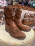suede arist brown boots.