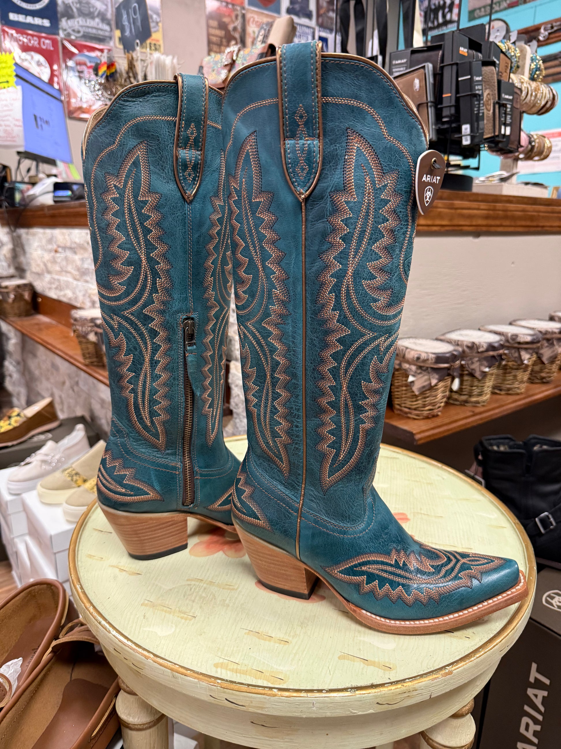 ARIAT WOMEN'S CASANOVA WESTERN BOOTS - SNIP TOE 1034004 – Boot N Shoot