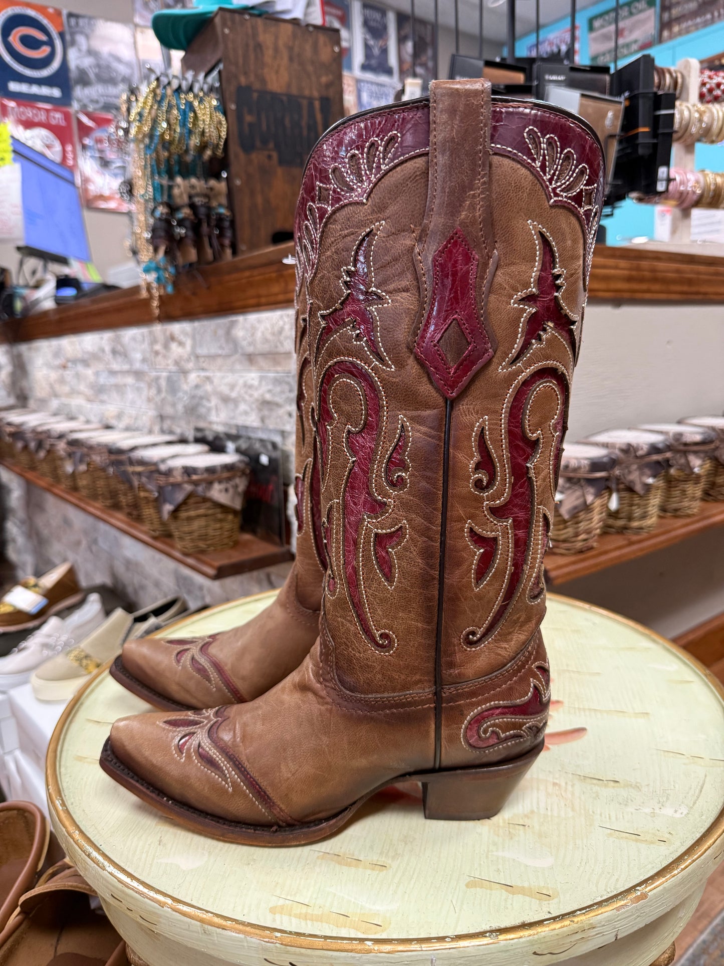 Corral Women's Orix Inlay Embroidery Wing Top Snip Toe C3924