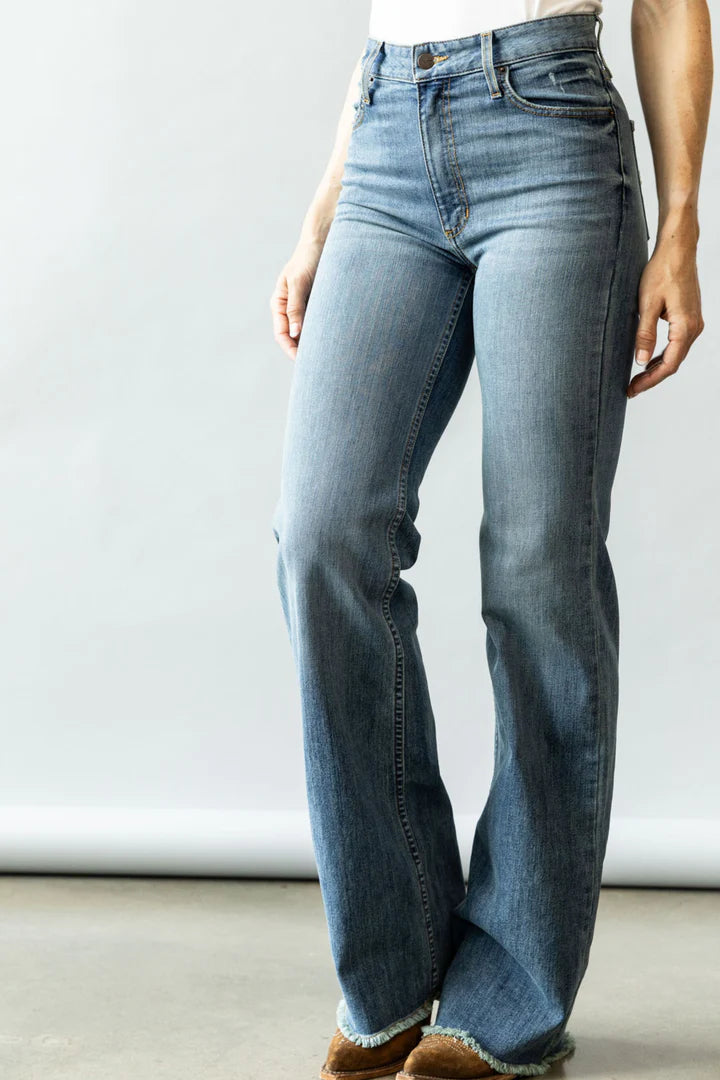 KIMES RANCH WOMEN'S OLIVIA MEDIUM WASH HIGH RISE WIDE LEG JEANS