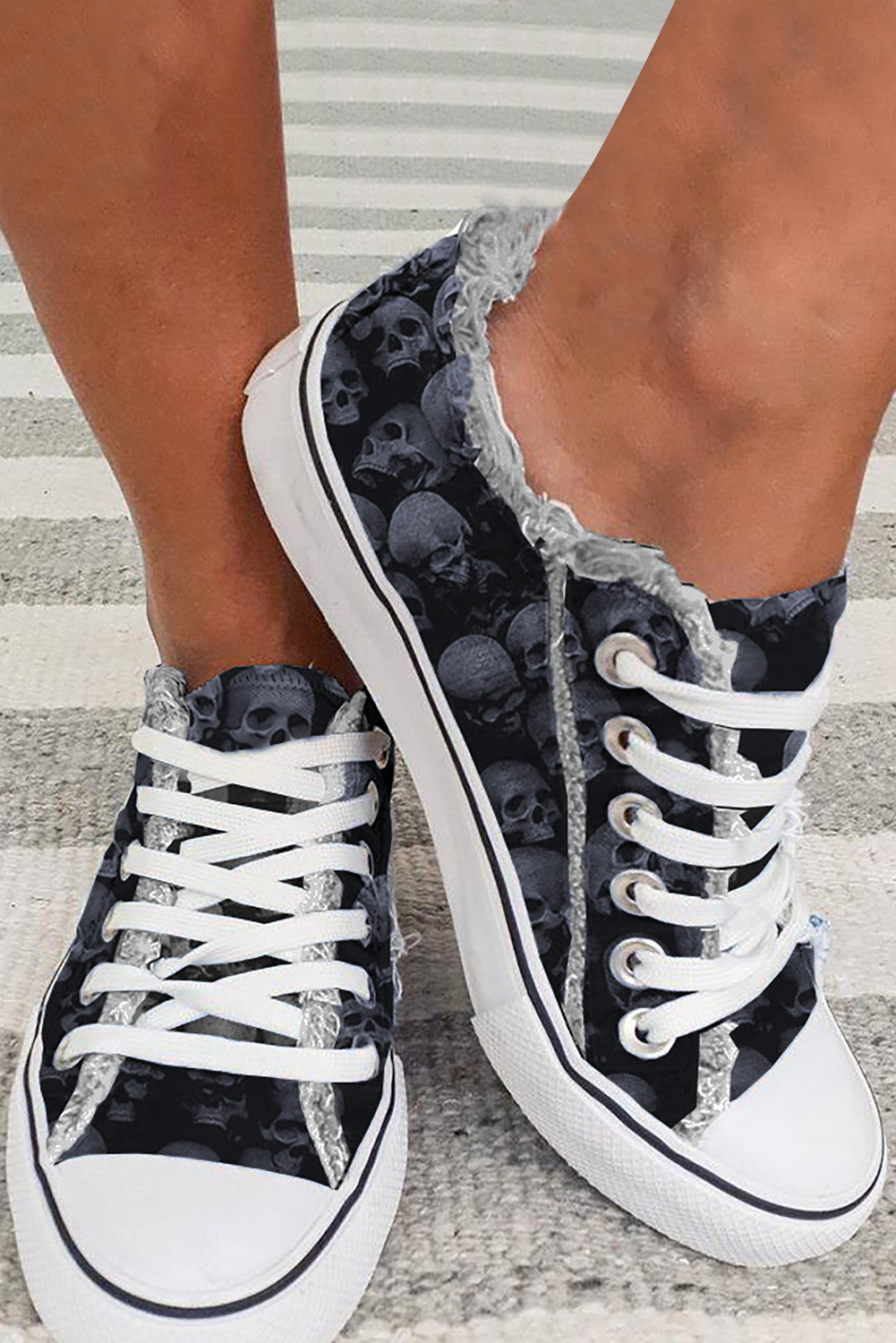 Skull Print Lace-up Canvas Shoes