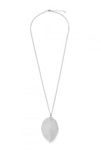 LIGHT SILVER LARGE LEAF PENDANT NECKLACE - Boot N Shoot