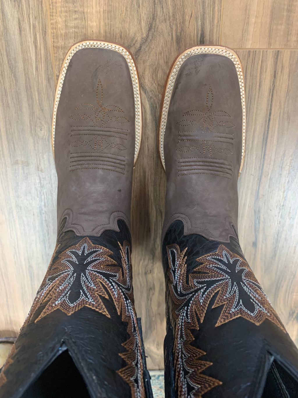 Tanner Mark Horse Vermount Black Top
