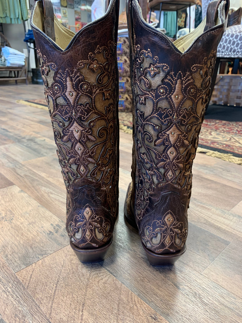 CORRAL WOMEN'S BROWN FLORAL CUTOUT CRACKLE UNDERLAY COWGIRL BOOTS - SNIP TO