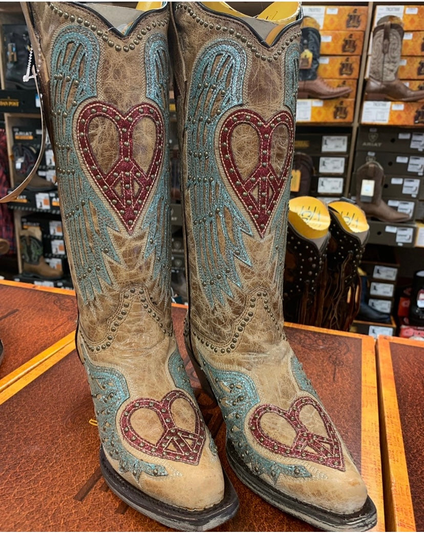 Corral Women's Sand with Heart & Wings Snip Toe Cowboy Boots